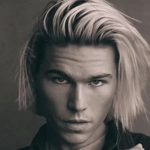 Max Henhappel - Age, WIki, Birthday, Family, Networth & More