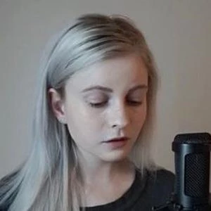 Holly Henry Biography