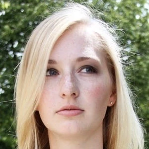 Lauren Henry - Birthplace, Bio, Wiki, Birthday, Family, Networth & More