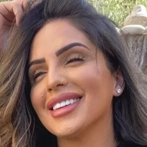 Jackie Hernández Biography