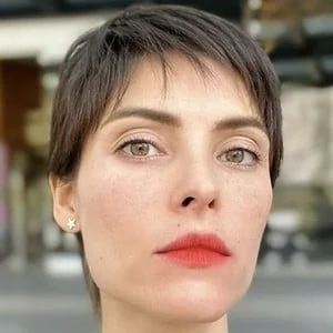 Carla Hernandez Biography