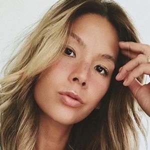 Stacie Hess Biography