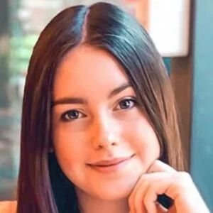 Esmee Hessels - Family, Bio, Birthday, Family, Income & More