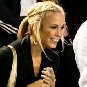 Bec Hewitt Biography