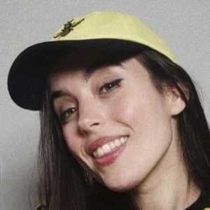 HeyImBee - Age, Bio, Birthdate, Family, Networth & More