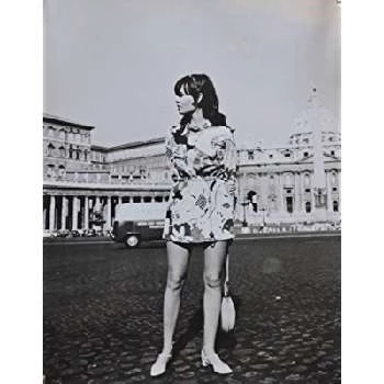 Hilarie Thompson - Birthdate, Age, Family, Bio, Networth & More