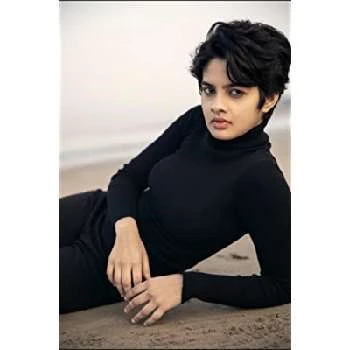 Himanshi Pandey - Age, Bio, Birthdate, Family, Networth & More