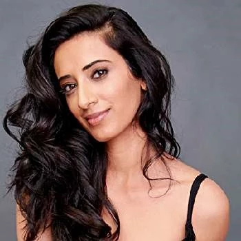 Hina X. Khan - Age, Bio, Birthdate, Family, Networth & More