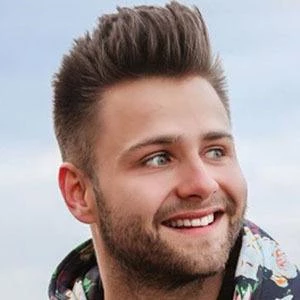 Simon Hirschmann - Birthday, Bio, Wiki, Family, Networth & More