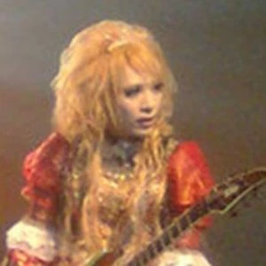 Hizaki - Income, Birthday, Family, Bio, Networth & More