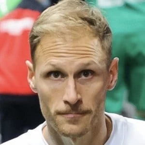 Benedikt Höwedes - Height, Bio, Wiki, Family, Birthplace, Networth & More