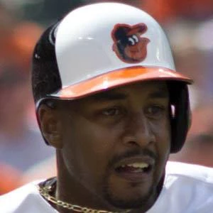 LJ Hoes - Age, Height, Birthdate, Bio, Family, Networth & More