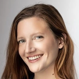 Chloe Hollings - Family, Bio, Birthdate,Age, Networth , Wiki& More