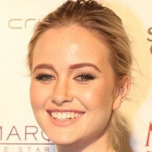 Simone Holtznagel Biography