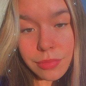 Honey Tingles - Biography, Birthday, Wiki, Family, Networth & More