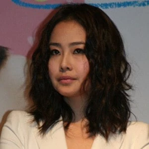 Soo-hyun Hong Biography