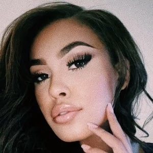 Miya Houston Biography