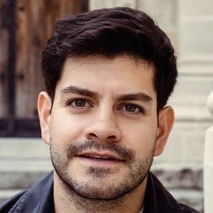 Héctor de la Hoya Biography