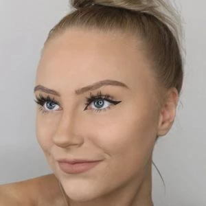 Hrafna - Family, Bio, Birthdate,Age, Networth , Wiki& More