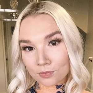 Lindsey Hughes Biography