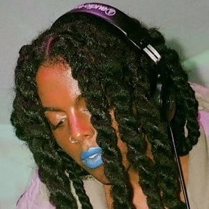 Juliana Huxtable Biography