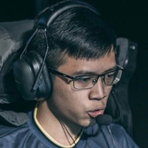 Duong Huyh - Income, Birthday, Family, Bio, Networth & More