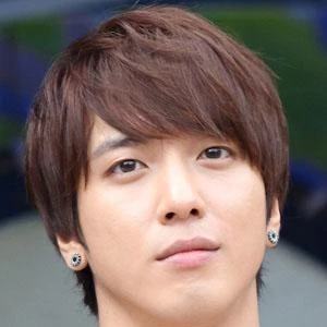 Jung Yong-hwa Biography
