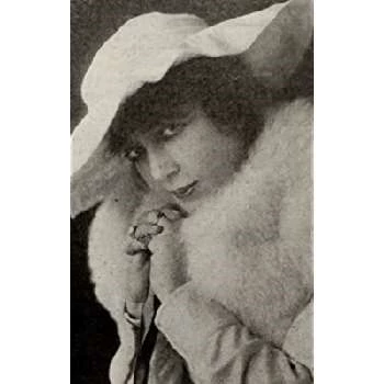 Hylda Hollis - Birthday, Bio, Wiki, Family, Networth & More