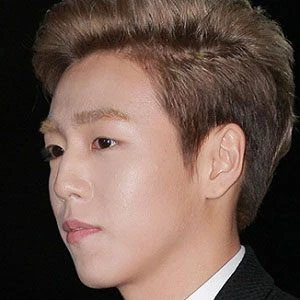 Lee Hyun-woo Biography