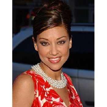 Idalis DeLeon Biography