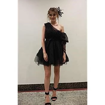 Ilayda Alisan - Age, Bio, Birthdate, Family, Networth & More