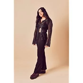 Iman Vellani - Networth, Biography, Birthdate, Family & More