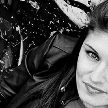 Ine Holsteens - Age, Bio, Birthdate, Family, Networth & More