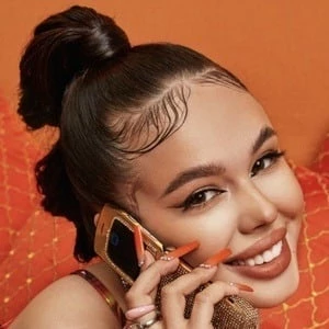 INSTASAMKA - Profession, Biography, Birthdate, Family, Wiki & More