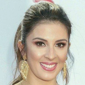 Maity Interiano - Family, Bio, Birthdate,Age, Networth , Wiki& More