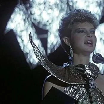 Iris Recht - Age, Bio, Birthdate, Family, Networth & More