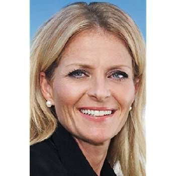 Isabelle Hudon - Age, Bio, Birthdate, Family, Networth & More