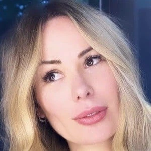 Ju Isen - Networth, Bio, Birthdate, Age, Family & More