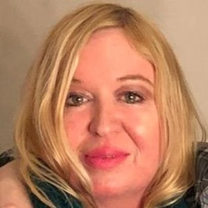 Debbie Isitt Biography