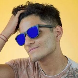 Islas Vlogs - Networth, Bio, Wiki, Family, Birthday, Networth & More