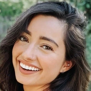 itzabennie - Height, Bio, Wiki, Family, Birthplace, Networth & More