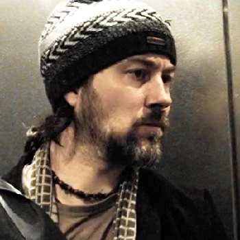 Iván Sáinz-Pardo Biography