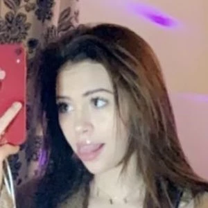 Izzi - Age, Bio, Birthdate, Family, Networth & More