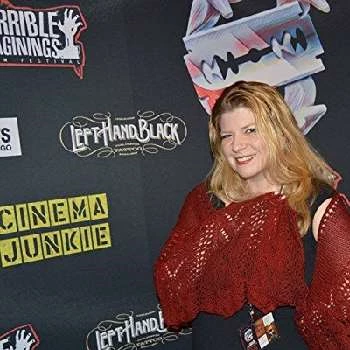 Izzy Lee - Age, Bio, Birthdate, Family, Networth & More