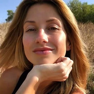 Ashley Jacobs Biography