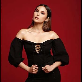 Jade Lopez - Age, Bio, Birthdate, Family, Networth & More