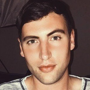 Alx James Biography