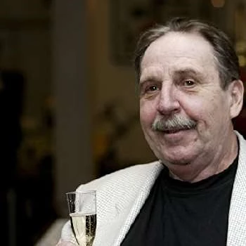 Janne Carlsson Biography