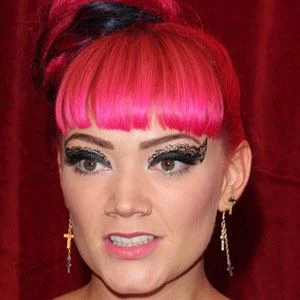 Hollie-Jay Bowes Biography