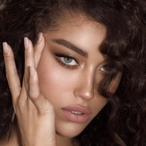 Caroline Jayna - Birthplace, Bio, Wiki, Birthday, Family, Networth & More